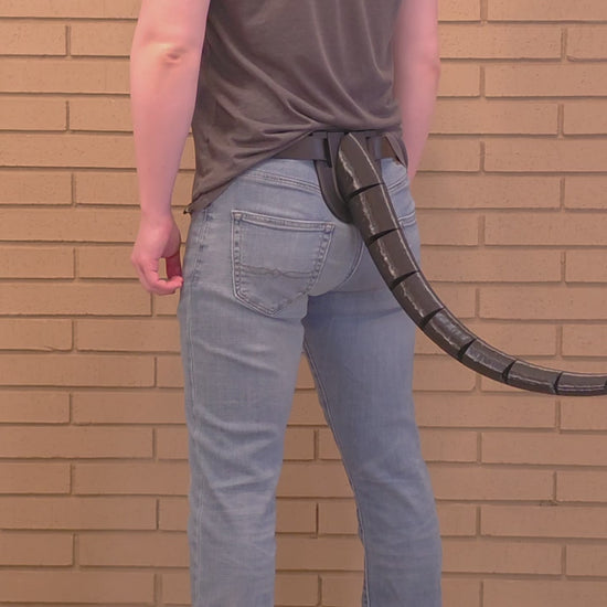 Demonstration of the quick-release belt loop on a Reptilian FlexiTail