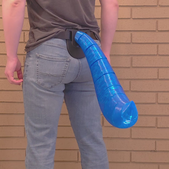 Demonstration of the quick-release belt loop on a VulpineFlexiTail