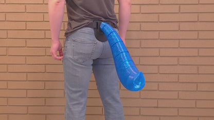 Demonstration of the quick-release belt loop on a VulpineFlexiTail