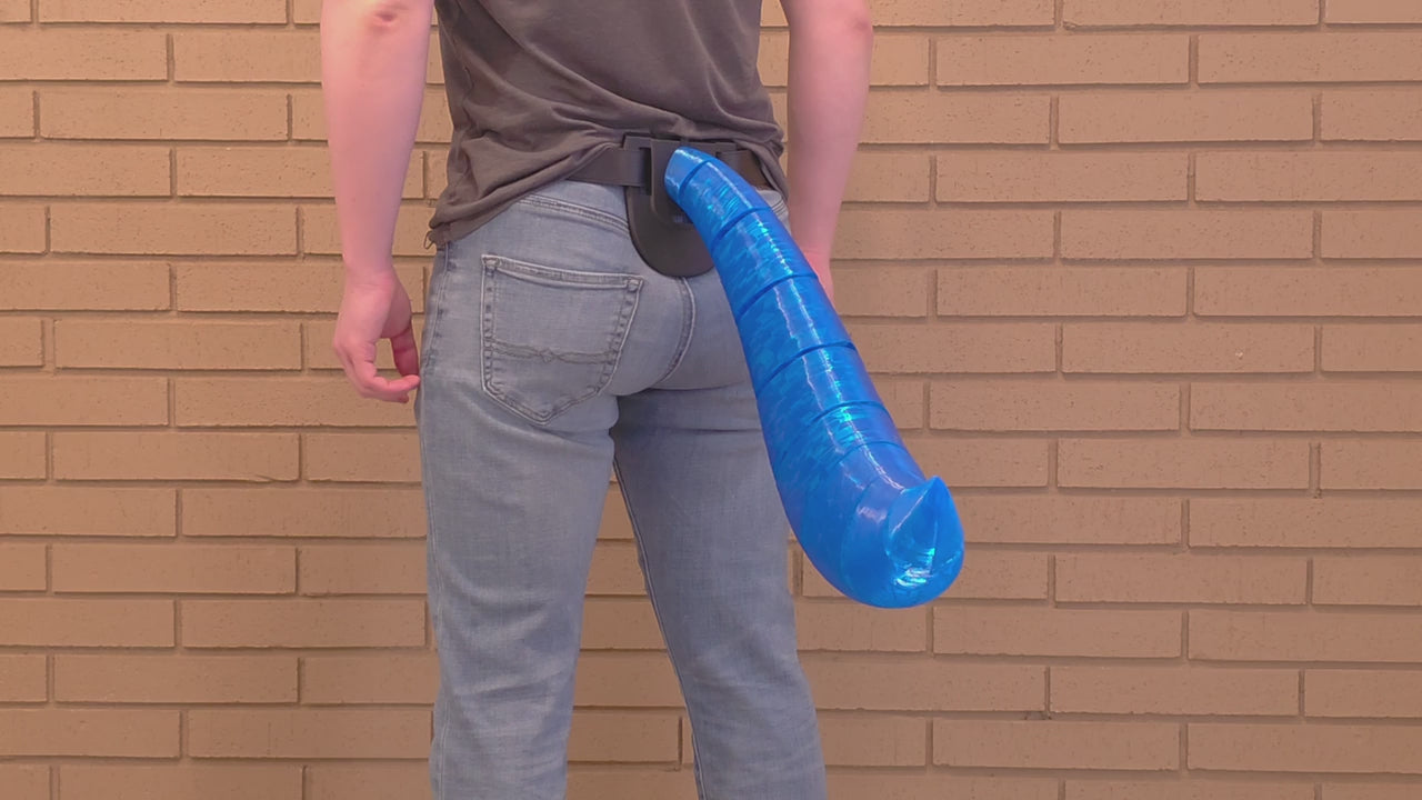 Demonstration of the quick-release belt loop on a VulpineFlexiTail